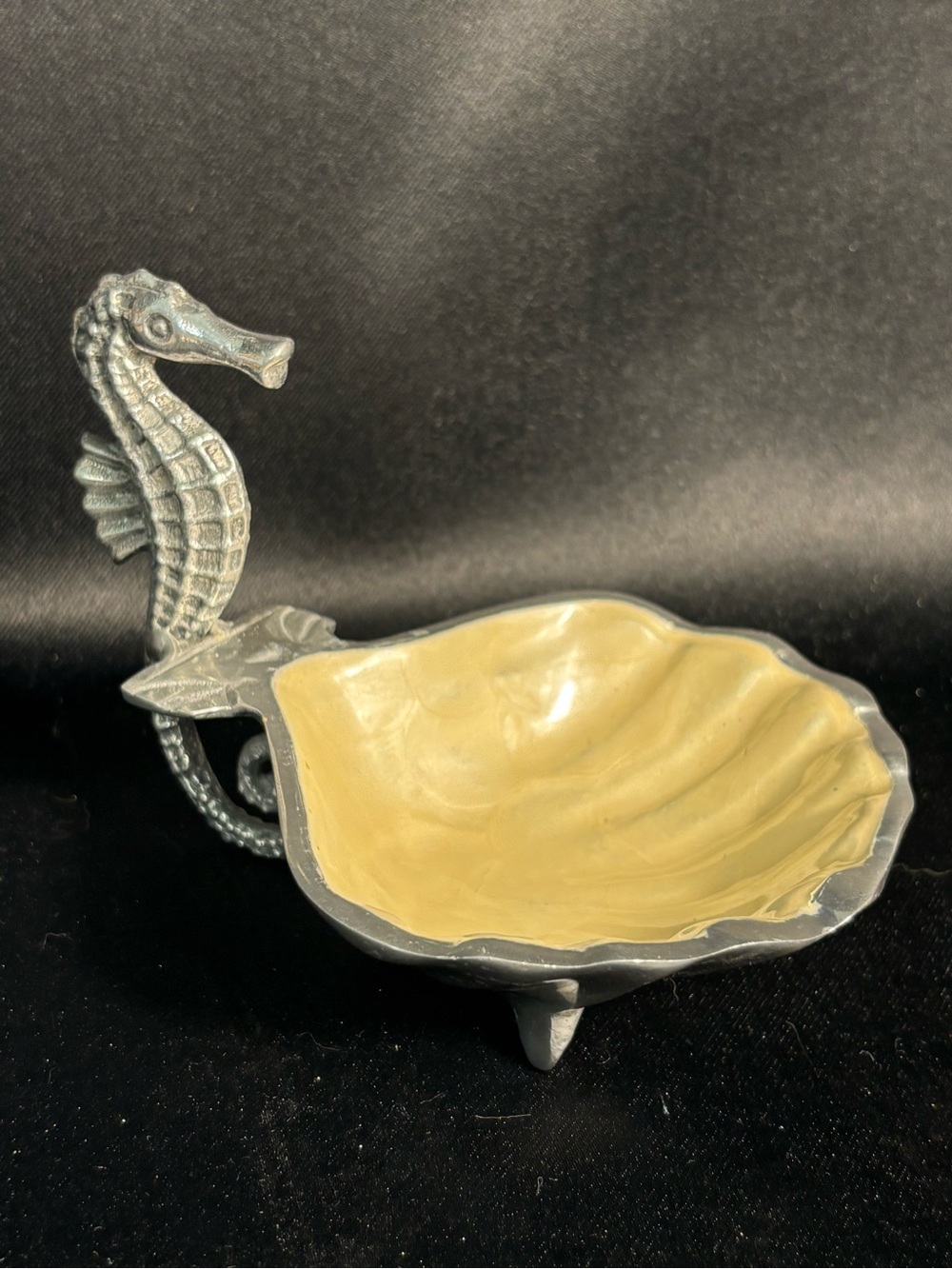 Julia Knight Scallop Sea Horse 5.5” Bowl Shell Mother of Pearl Bathroom Trinkets
